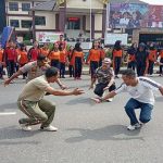 Wabup Yohanes Ontot Ikuti Tarian Kreasi Massal Polres Sanggau