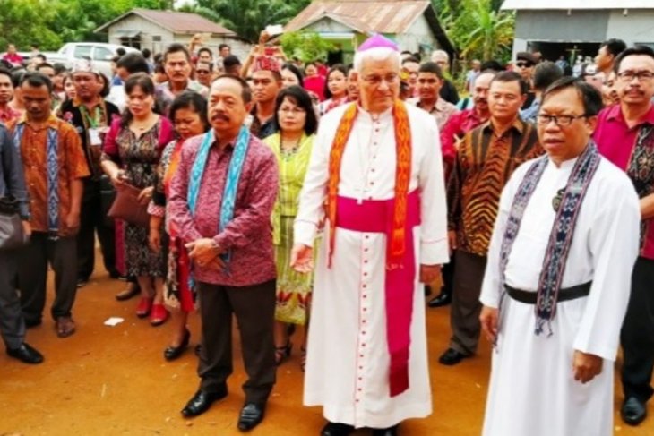Wabup Sanggau hadiri peresmian gereja di Kecamatan Tayan