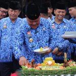 Upacara Peringatan HUT Korpri ke-48, Bupati Sanggau Mengajak Pegawai Laksanakan Pesan Presiden RI