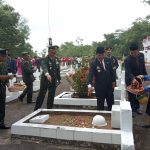 Usai Upacara Hari Pahlawan, Bupati Sanggau bersama Forkompimda Melaksanakan Ziarah ke TMP Patriot Bangsa Sanggau