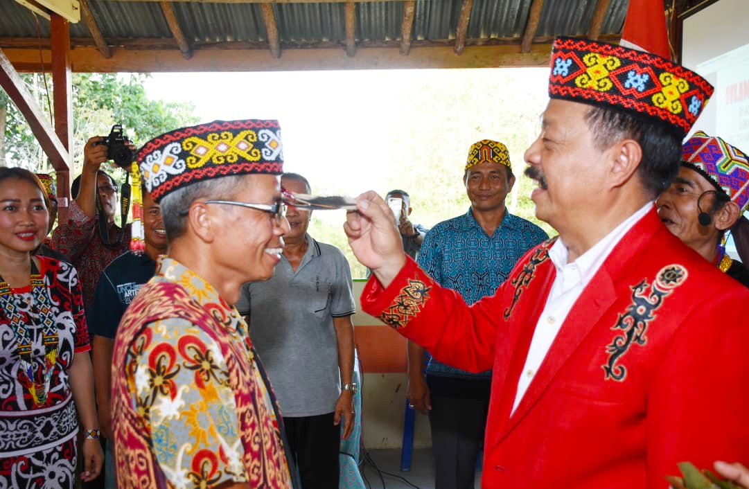 Wabup Kukuhkan Ketua DAD Tayan Hilir Periode 2019 – 2024