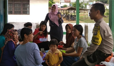 Jalin Kedekatan Bersama Masyarakat Dengan Menyambangi Ibu-Ibu di Desa Binaan