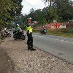 Satuan Lalu Lintas Polres Sanggau Lakukan Kegiatan Strong Poin