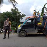 Bhabinkamtibmas Atur Lalulintas dan Kawal Jenazah Warganya yang Meninggal Dunia