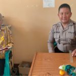 Bhabinkamtibmas Sambangi Kepala Sekolah Di Kecamatan Sekayam