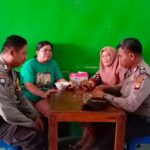 Antisipasi Uang Palsu di Warung Makan, Bhabinkamtibmas Himbaukan