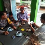 Brigpol Sakijan Ngopi Serta Sampaikan Himbauan Kamtibmas