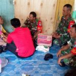 Babinsa Koramil Jangkang dan Warga Temukan Seorang Nenek Yang Sempat Hilang di Sungai Mengkiang