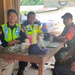 Brigpol Novi Iswandi Bersama Bhabinsa Sambangi Warga Desa Binaan dan Himbau Waspada Hoax