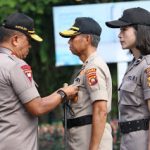 Kapolri Beri Piagam Penghargaan Kepada 4 Personil Polda Kalbar