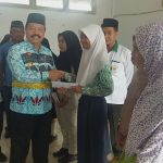 BAZNAS Sanggau Gelar Sunatan Masal, Penyerahan Beasiswa dan Santunan Fakir Miskin