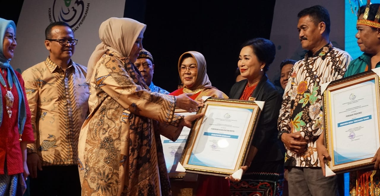 Kabupaten Sanggau Terima Anugerah Gemarikan Dari Kementrian Kelautan dan Perikanan