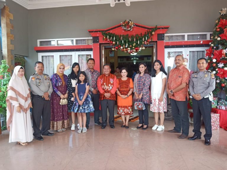 Bupati, Wakil Bupati dan Pj.Sekda Sanggau Gelar Open House, Berbagai Etnis Mendatangi