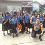 Bhabinkamtibmas Sambangi SDN 12 Desa Tanap Kecamatan Kembayan Kabupaten Sanggau