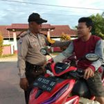Brigpol Eky Suprianto Tegur Warga Binaan yang Tidak Menggunakan Helm