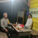 Bhabinkamtibmas Melaksanakan Kegiatan Sambang Serta Mengecek Pos Kamling