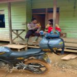 Patroli di Desa Sotok Bripka Saefudin Sampaikan Himbauan Kamtibmas