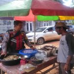 Bhabinkamtibmas Sampaikan Agar Warga Ikut Serta Menjaga Kamtibmas