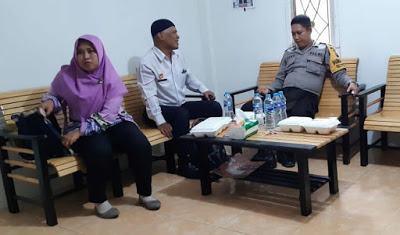 Bripka Sunu Polsek Meliau  Akrab Dengan Perangkat Desa Tanjung Merpati