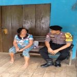 Bhabinkamtibmas  Polsek Entikong Himabaukan Kepada Seorang Ibu Agar Selalu Mengawasi Anaknya