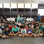 Pemuda Katolik Komcab Sanggau Salurkan Bantuan Bank Sepatu