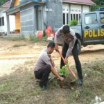 Bripka Saprin Gunawan Laksanakan Penanaman Pohon di Gedung Pramuka