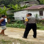 Mencegah Gangguan Kamtibmas, Bhabinkamtibmas Rutin Melaksanakan Patroli