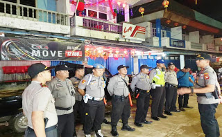 Kapolsek Meliau Pimpin Pengamanan Perayaan Malam Tahun Baru Imlek 2571 di Kecamatan Meliau