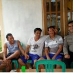 Jalin Kedekatan Dengan Warganya Brigpol Yulianus Ciun Sampaikan Himbauan Kamtibmas