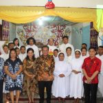 Safari Natal Bersama Umat Stasi Engkolai, Bupati Sanggau Serahkan Bantuan Beras Sebanyak Dua Ton