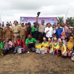 Penanaman Perdana Peremajaan Sawit Rakyat Oleh Bupati Sanggau Seluas 101,75 Ha KUD Sinar Mulia
