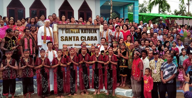 Bupati Sanggau Resmikan Gereja Santa Clara Entakai II
