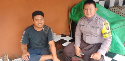 Brigpol  Novi Iswandi Berdialogis Dengan Masyarakat di Dusun Bungkang