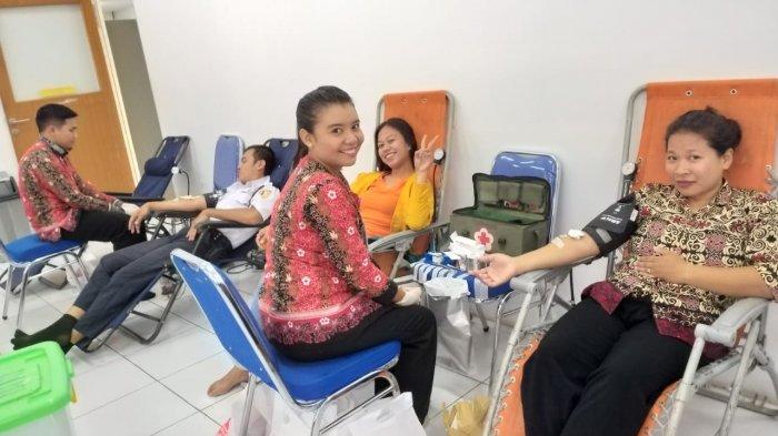 Penuhi Stok Darah, PMI Sanggau Donor Darah di PLTU Sungai Batu