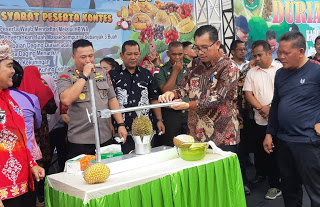 Kapolres Sanggau Hadiri Kontes Durian