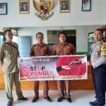 Bhabinkamtibmas Sosialisasikan Stop Pungli ke Kantor Desa