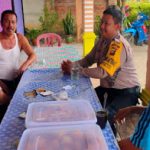 Sambangi Warganya Bhabinkamtibmas Sampaikan Himbauan Kamtibmas
