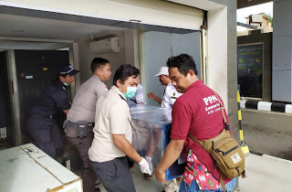 Dua Jenazah Warga Indonesia dipulangkan dari Malaysia melalui PLBN Terpadu Entikong