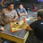 Tingkatkan Patroli Malam, Anggota Patroli Sapa Warga Sampaikan Pesan Kamtibmas