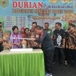 KONTES DURIAN, BUPATI SANGGAU: KEMBANGKAN VARIETAS LOKAL YANG ASLI