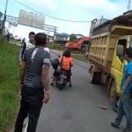 Laka Lantas Truk dan Sepeda Motor di Jalan Trans Kalimantan