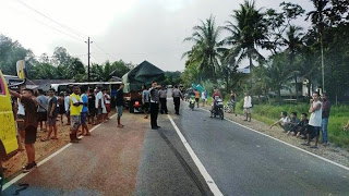 Lakalantas Truk dan Bus di Jalan Raya Tayan Hilir-Batang Tarang