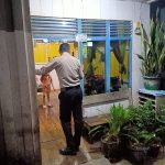 Kapolsek Entikong Cek Lokasi Banjir di Kampung Jawa