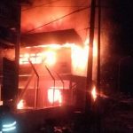 2 Unit Toko Ritel Modern Hangus Terbakar di Tayan Hulu Sanggau Kalimantan Barat