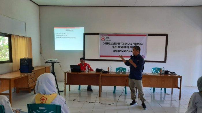 PMI Ranting Kapuas Gelar Kegiatan Pertolongan Pertama di SMK Tri Darma Sanggau