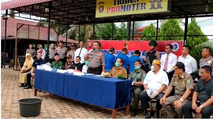 VIDEO: Suasana Pemusnahan Barang Bukti Sabu-sabu 1.49 KG di Polres Sanggau
