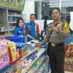 Brigpol Febri Tri Suhardi Sambangi Karyawan Indomaret dan Himbau Waspada Hoax