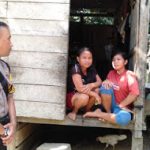 Bhabinkamtibmas Sampaikan Himbauan Kamtibmas Menjelang Pilkades