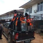 Peduli Kesehatan Masyarakat, Danramil Tayan Hilir Pimpin Langsung Penyemprotan Disinfektan