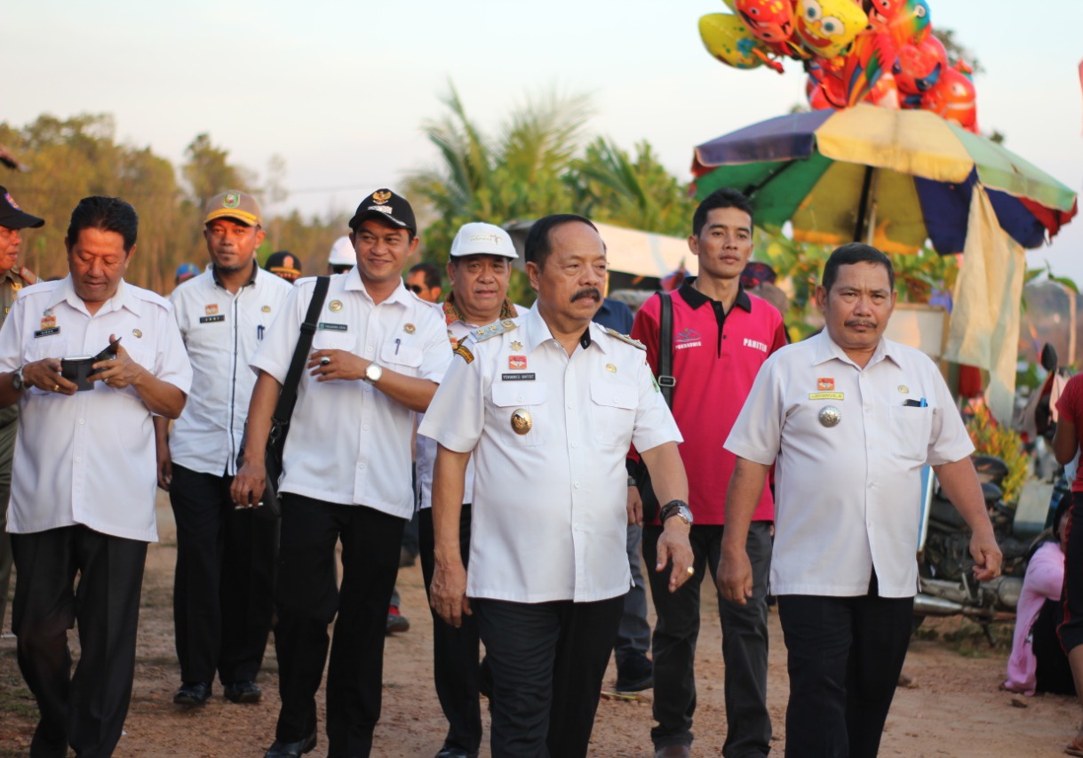 Wabup Sanggau Yohanes Ontot Tutup Festival Danau Laet ke-3 Tahun 2020